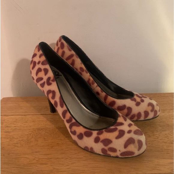 Fergalicious Shoes - Fergalicious by Ferga Size 8M Utopia Leopard high heel pre-owned 3 inch…